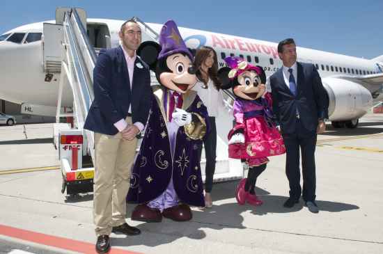 Air Europa y Disneyland Paris presentan 5 aviones tematizados por el 20 aniversario